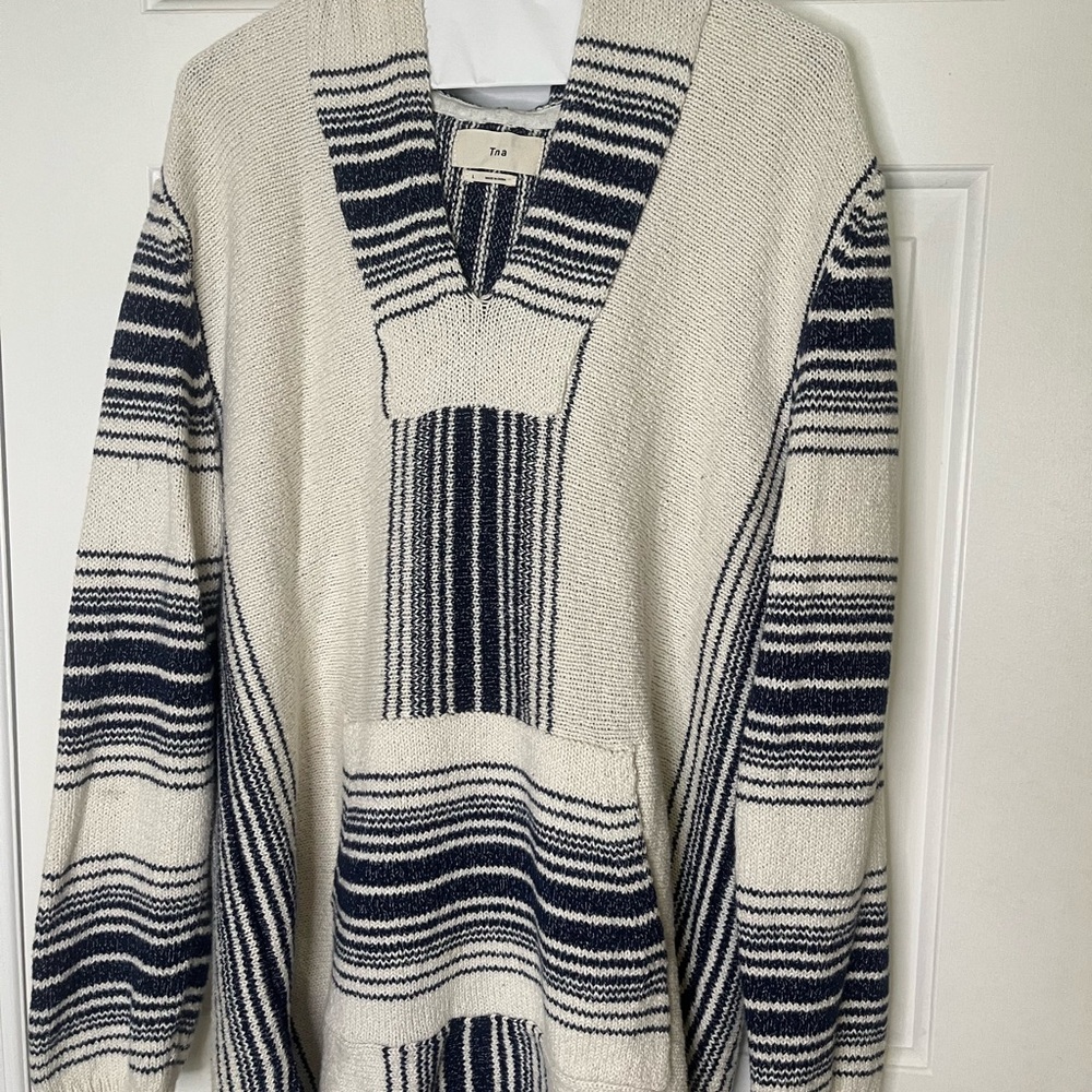 TNA Cream and Blue V-Neck Sweater with Geometric Stripes